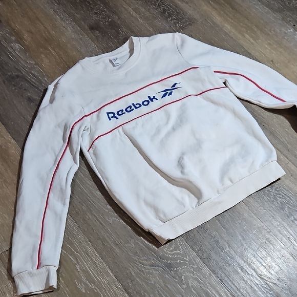Vintage Reebok Men's White Crewneck Sweater with Blue and Red Accents - Picture 4 of 5